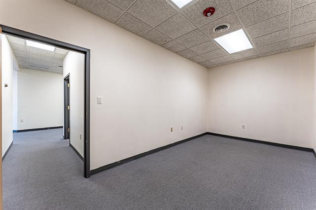 More Photos Of 34 SE Main St, Blackfoot Office For Sale