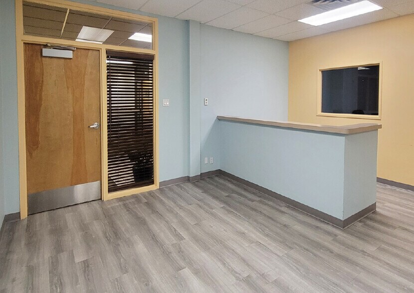 More Photos Of 2207 San Pedro Dr NE, Albuquerque Unknown For Lease