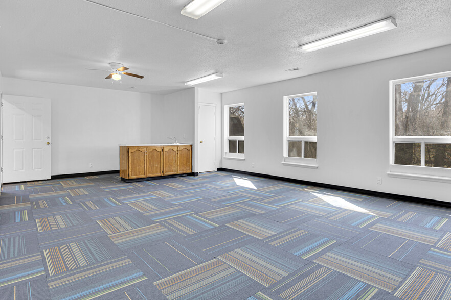More Photos Of 205 Southbrook Pky, Kearney Daycare Center For Sale