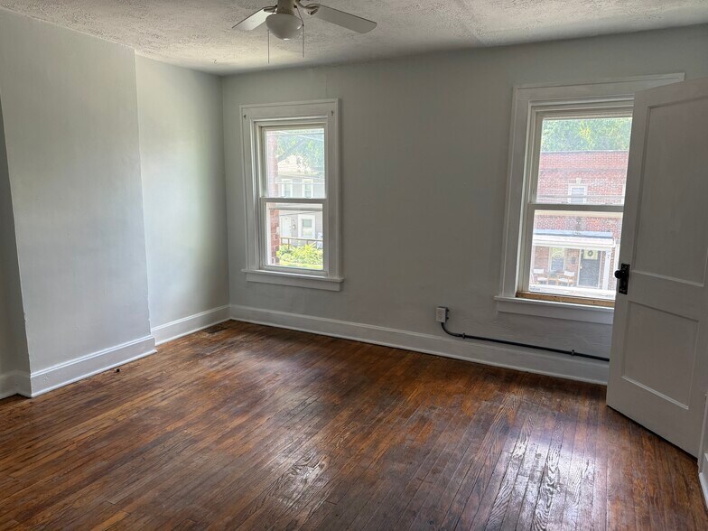More Photos Of 2054 N 4th St, Columbus Apartments For Sale