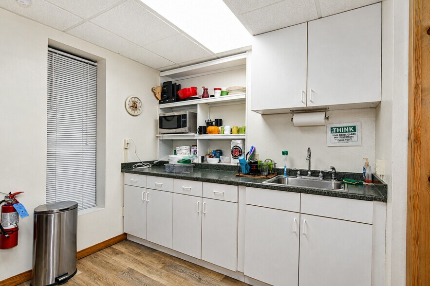 More Photos Of 1422 8th Ave, Greeley Office For Sale
