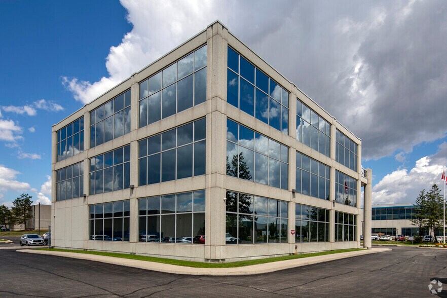 More Photos Of 2355 Skymark Ave, Mississauga Office For Lease
