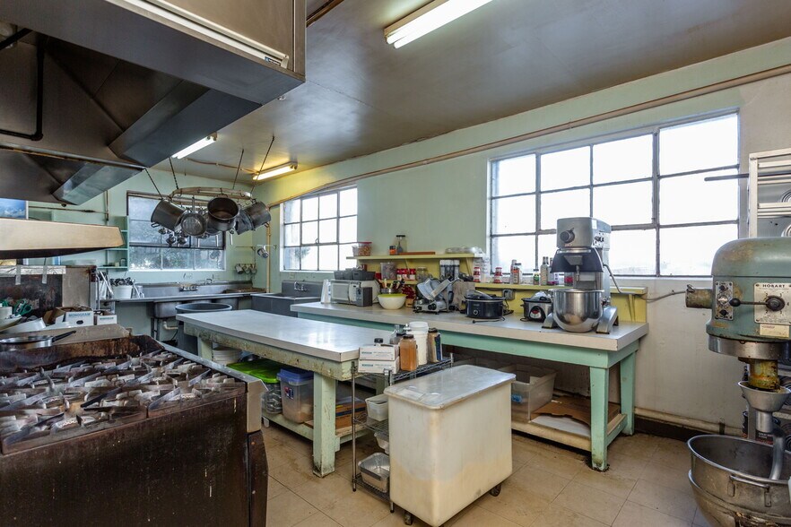 More Photos Of 222 Main St, Dayton Freestanding For Sale