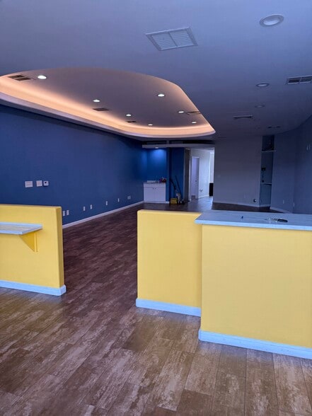 More Photos Of 1212 S Bristol St, Santa Ana General Retail For Lease