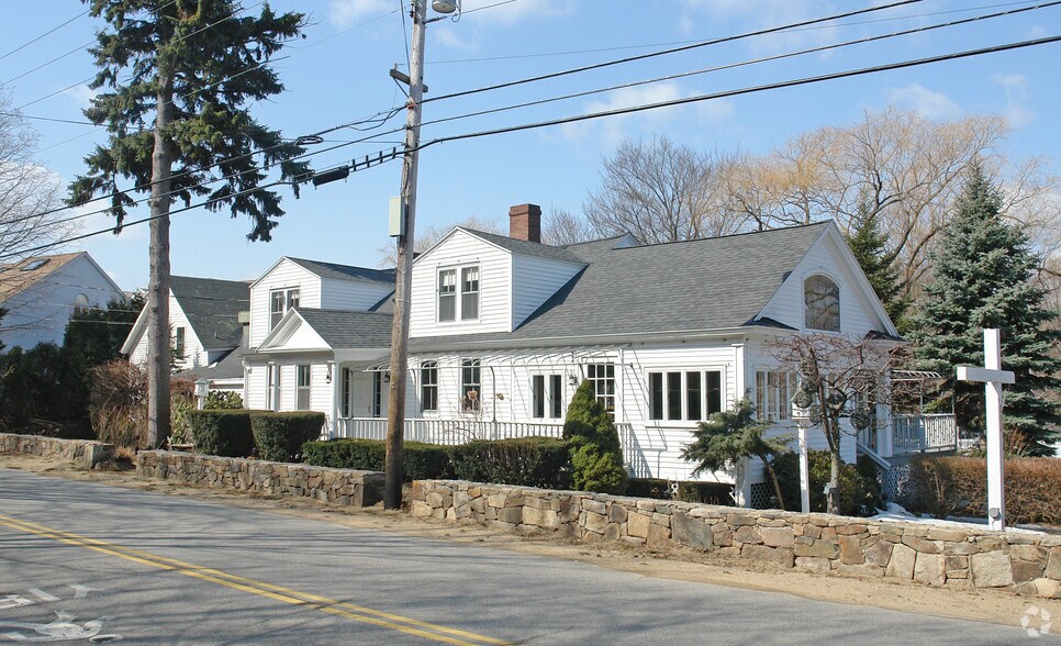 Primary Photo Of 200 Shore Rd, Ogunquit Restaurant For Sale