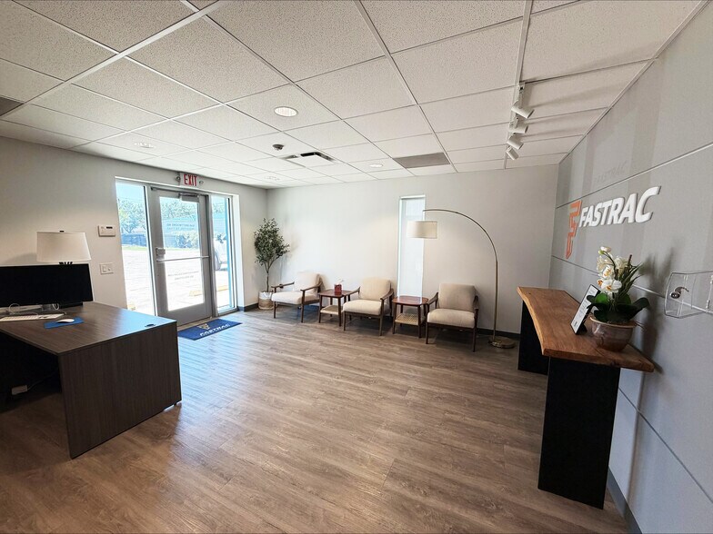 More Photos Of 1640 Brittmoore Rd, Houston Warehouse For Sale