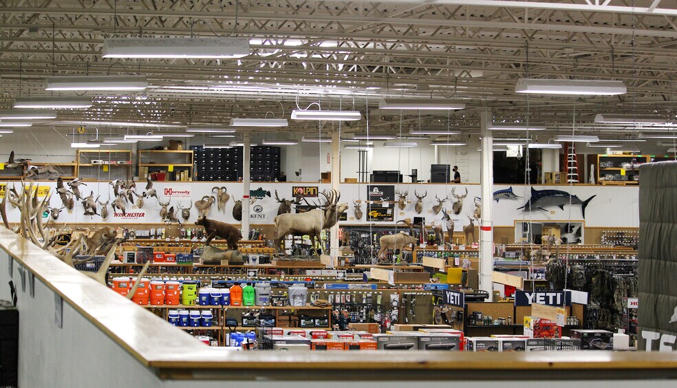 More Photos Of 1450 N Renaissance Blvd NE, Albuquerque Freestanding For Sale