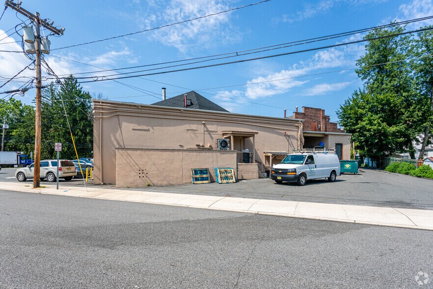 More Photos Of 78 Main St, Bloomingdale Storefront For Lease