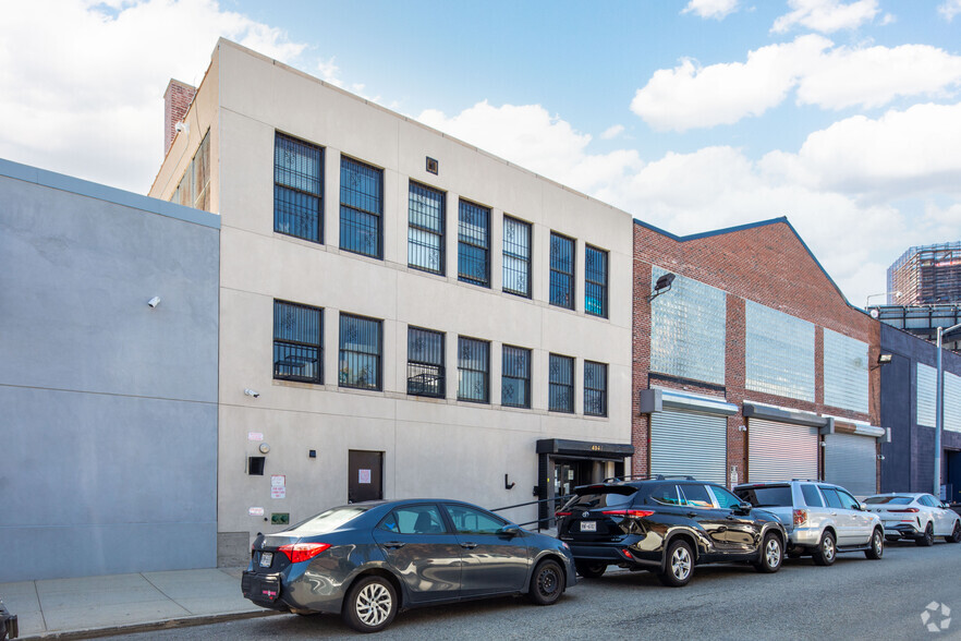 Primary Photo Of 4947 31st St, Long Island City Warehouse For Lease