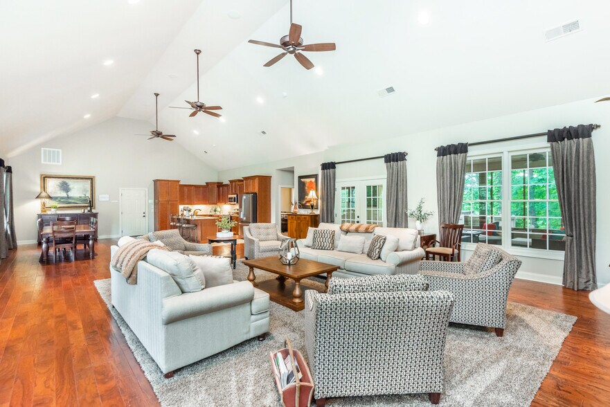 More Photos Of 565 Owens Gin Rd NE, Calhoun Lodge Meeting Hall For Sale