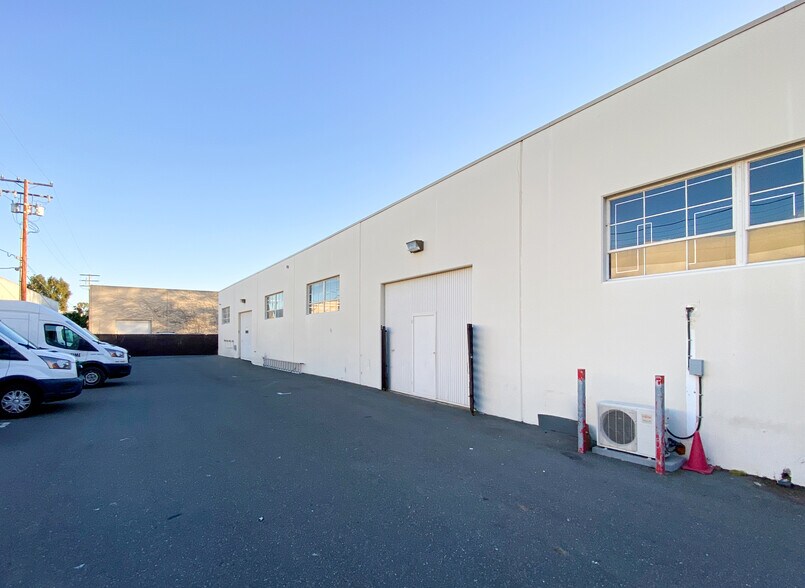 More Photos Of 1821 McGaw Ave, Irvine Flex For Lease
