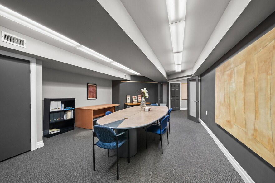 More Photos Of 5550 Manotick Main St, Ottawa Office Residential For Sale