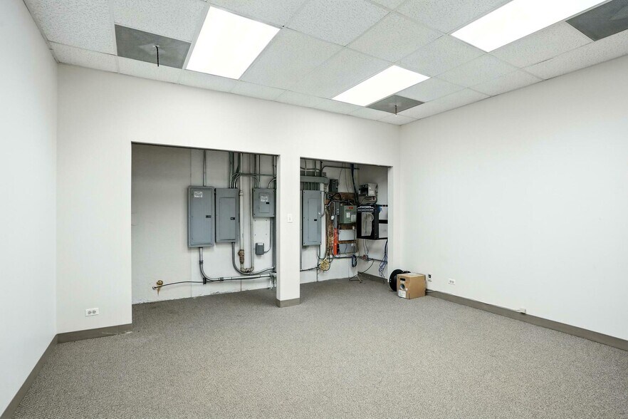 More Photos Of 8130 River Dr, Morton Grove Warehouse For Sale