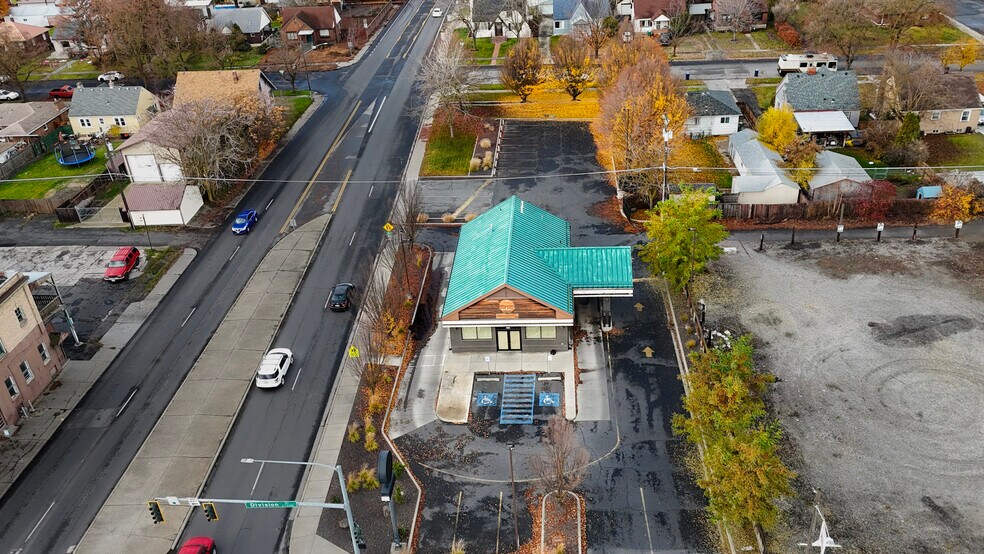 More Photos Of 2703 N Division St, Spokane Freestanding For Lease