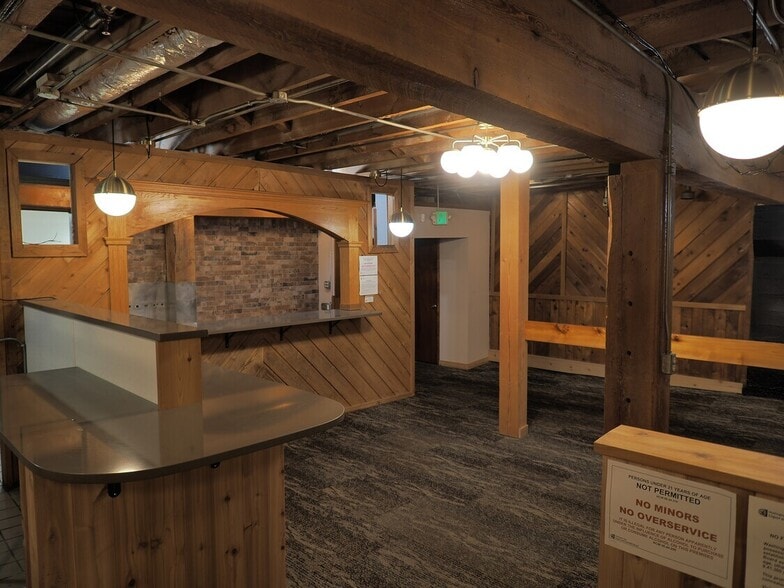 More Photos Of 117 E 1st St, Port Angeles General Retail For Lease