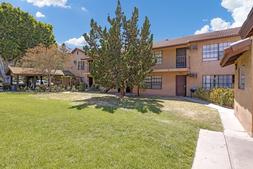 More Photos Of 1629 W Ball Rd, Anaheim Apartments For Sale