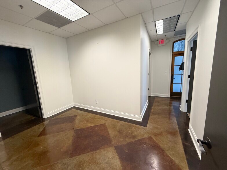 More Photos Of 113-115 W Jackson Ave, Ridgeland Unknown For Lease
