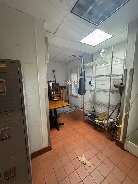 More Photos Of 30-78 Steinway St, Astoria Storefront Retail Office For Lease