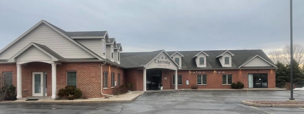 More Photos Of 1429 Province Ter, Menasha Office For Sale