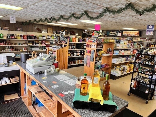 More Photos Of 503 E Elm Dr, Loyal Freestanding For Sale