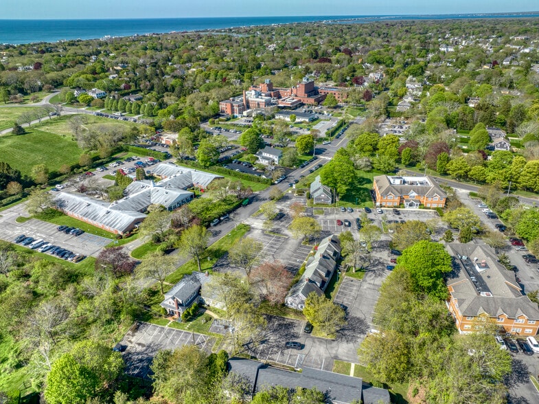 More Photos Of 335 Meeting House Ln, Southampton Healthcare For Sale