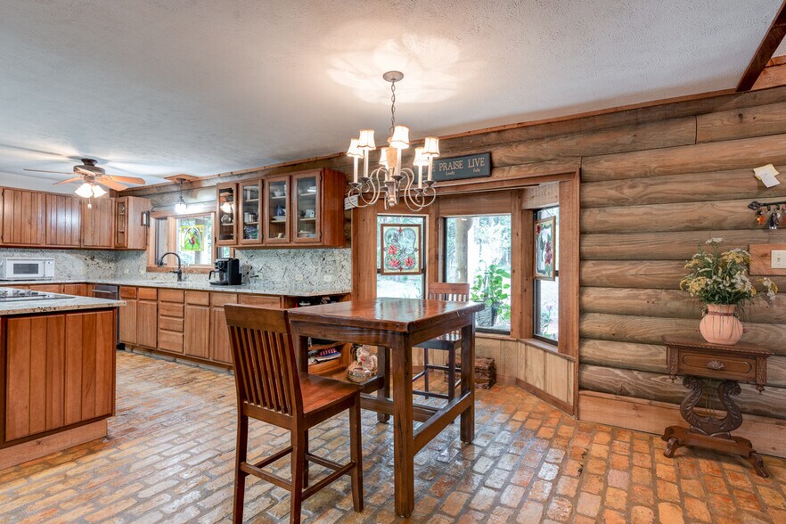 More Photos Of 4032 Highway 48 W, Mccomb Specialty For Sale