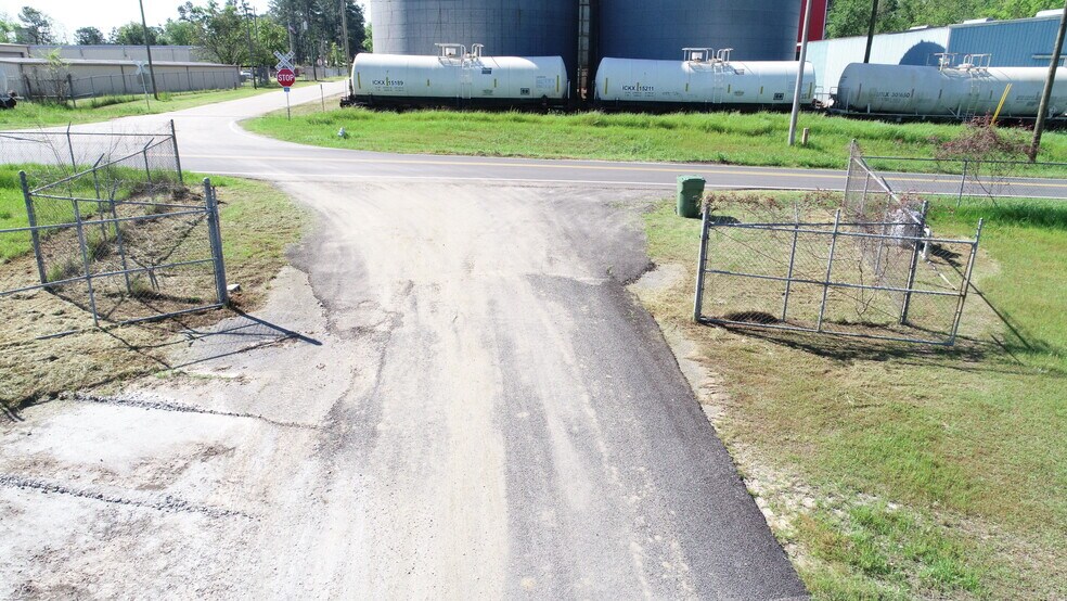 More Photos Of 201 Industrial Rd, Sylvania Light Distribution For Sale