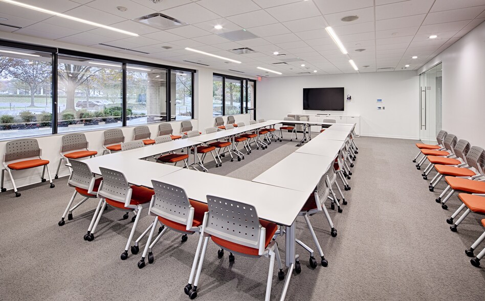 More Photos Of 2400 Research Blvd, Rockville Office For Lease