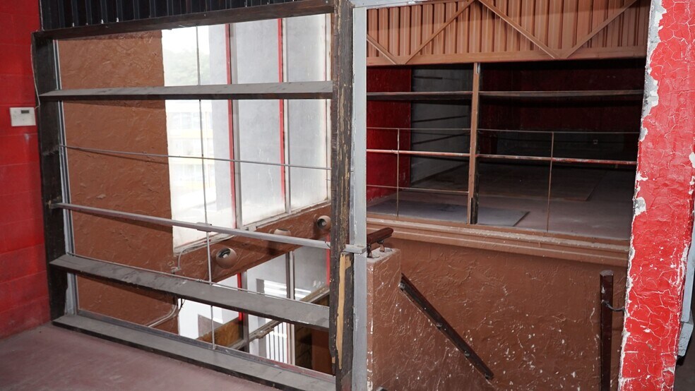 More Photos Of 4498 A Washington Rd, East Point Freestanding For Sale