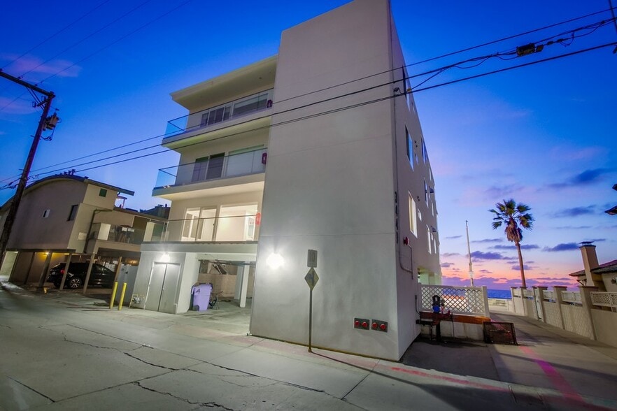 More Photos Of 3449 Ocean Front Walk, San Diego Apartments For Sale