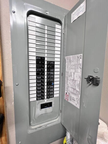 More Photos Of 1002 E Philip Ave, North Platte Office For Sale