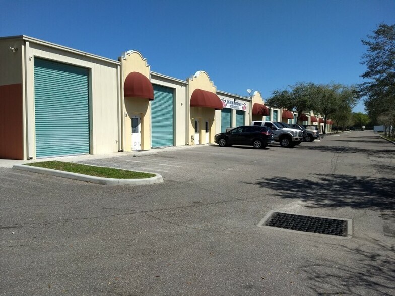 More Photos Of 7064 Sampey Rd, Groveland Light Manufacturing For Lease