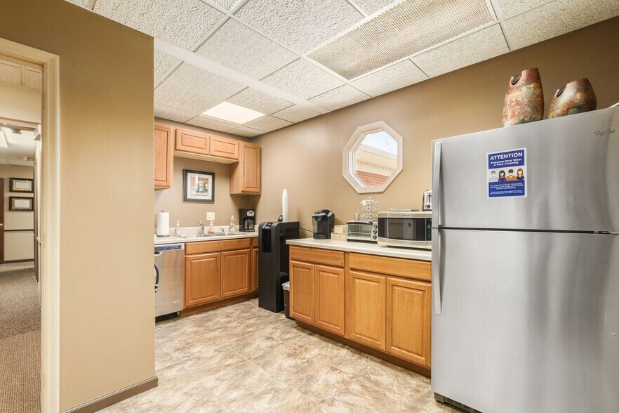 More Photos Of 261 W Johnstown Rd, Columbus Coworking Space