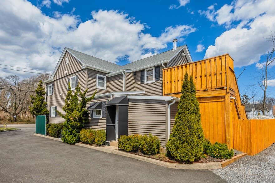 More Photos Of 296 N Main St, Sayville Industrial For Sale