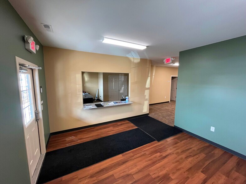 More Photos Of 9522 Lima Rd, Fort Wayne Office For Sale