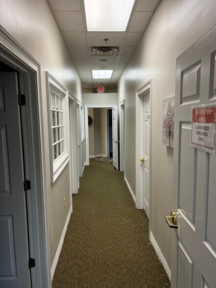 More Photos Of 1637 Athens Hwy, Grayson Office For Sale