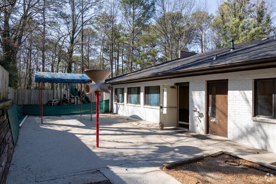 More Photos Of 9330 Nesbit Ferry Rd, Alpharetta Daycare Center For Sale