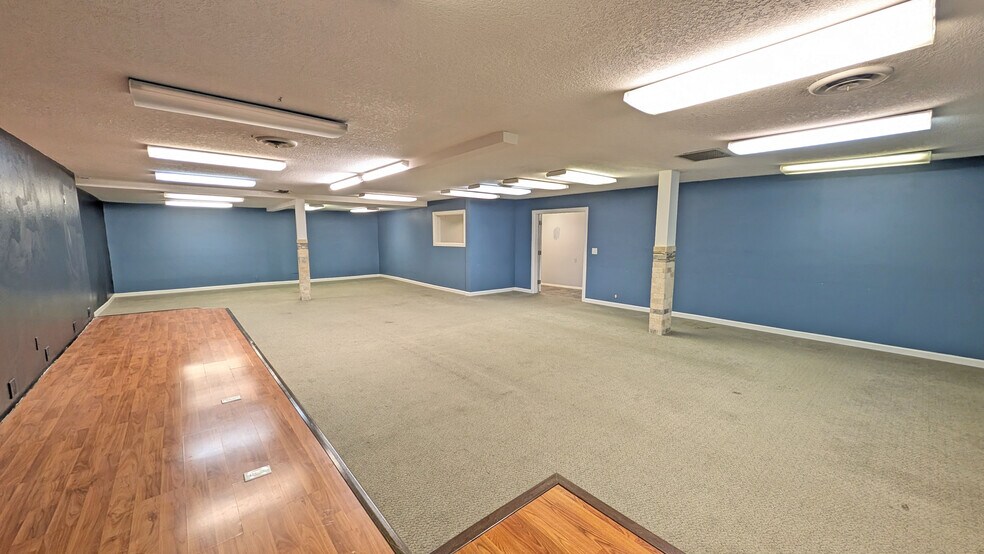 More Photos Of 126 NE 2nd Ave, Hillsboro Storefront For Sale