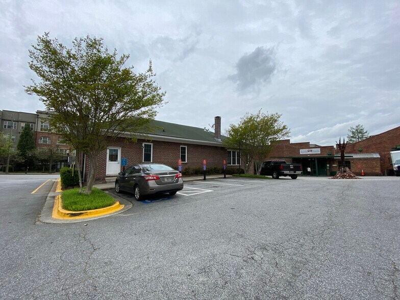 More Photos Of 887 W Marietta St NW, Atlanta Loft Creative Space For Lease