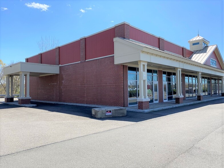 More Photos Of 90 Monroe Tpke, Trumbull Freestanding For Lease