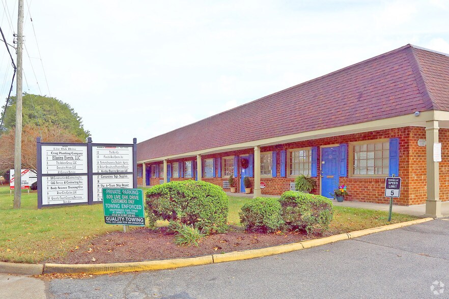 More Photos Of 809 Live Oak Dr, Chesapeake Light Distribution For Lease