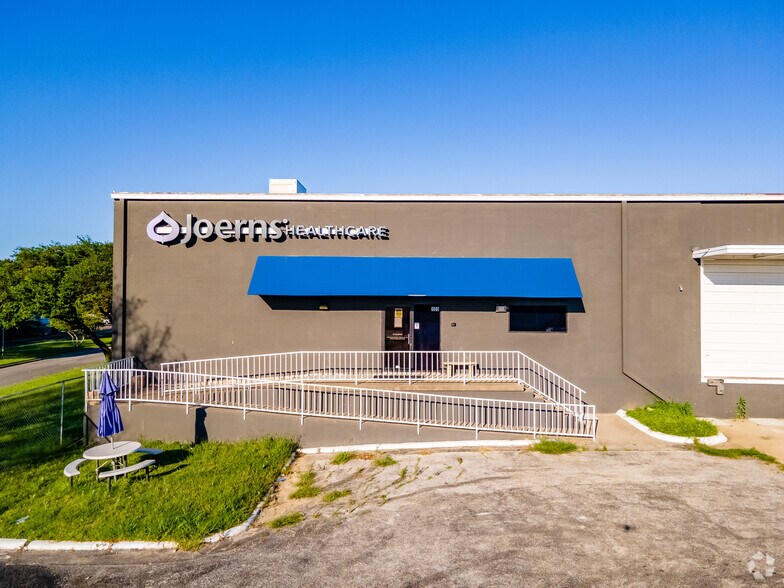 More Photos Of 1170 109th St, Grand Prairie Warehouse For Lease