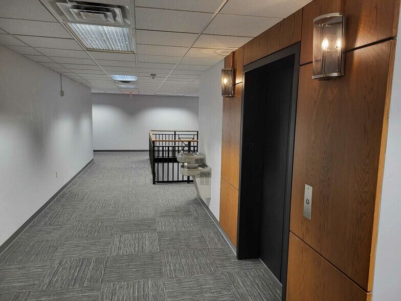 More Photos Of 2985 S Ridge Rd, Green Bay Medical For Lease