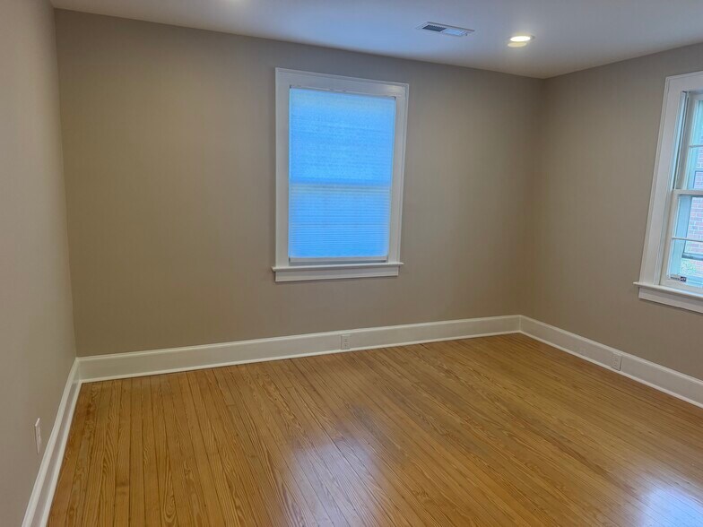 More Photos Of 3142 Wrightsville Ave, Wilmington Office For Lease