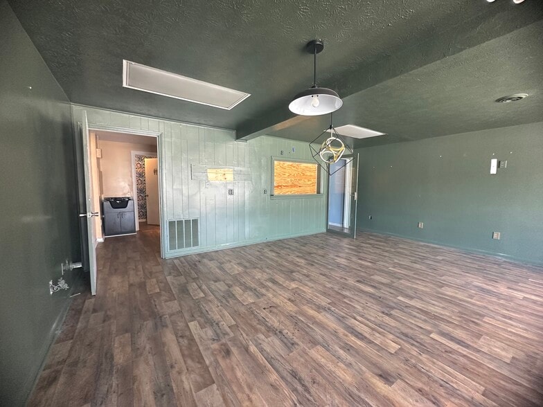 More Photos Of 1126 E Montgomery Cross Rd, Savannah Freestanding For Lease