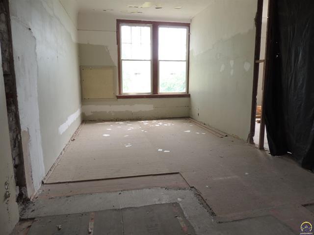 More Photos Of 216 W 6th Ave, Emporia Apartments For Sale