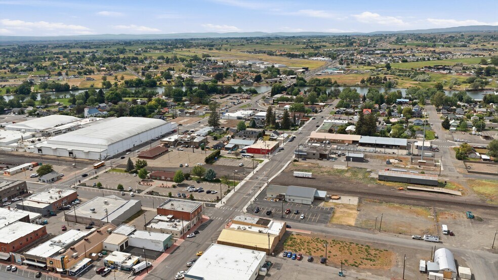More Photos Of 602 7th St, Prosser Specialty For Sale