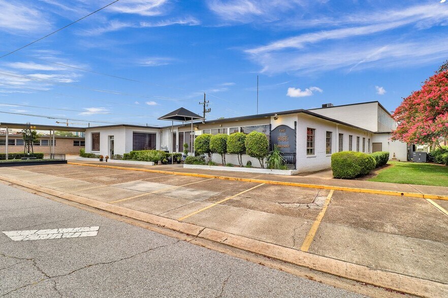 More Photos Of 230 Heymann Blvd/200 Travis st, Lafayette Office For Sale