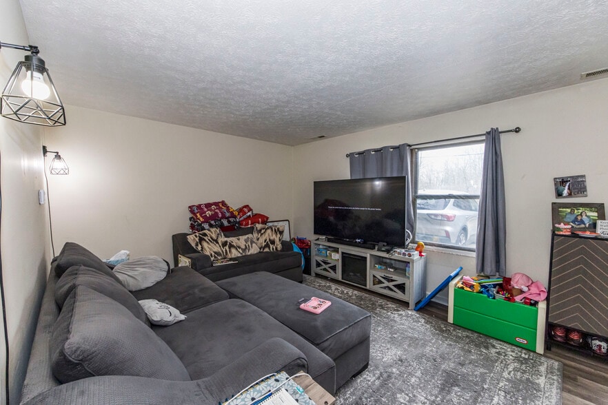 More Photos Of 3800 Grace Dr, Kent Multifamily For Sale