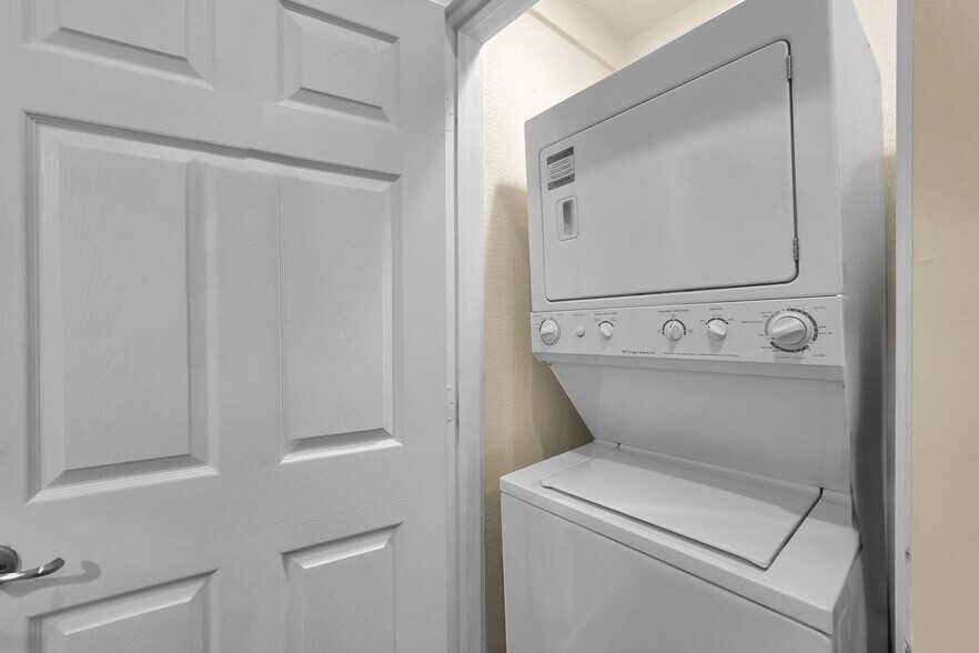 More Photos Of 2207 Nelson Avenue, Port Bolivar Healthcare For Sale